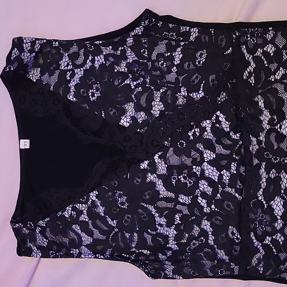 Lace top - Picture 3 of 3
